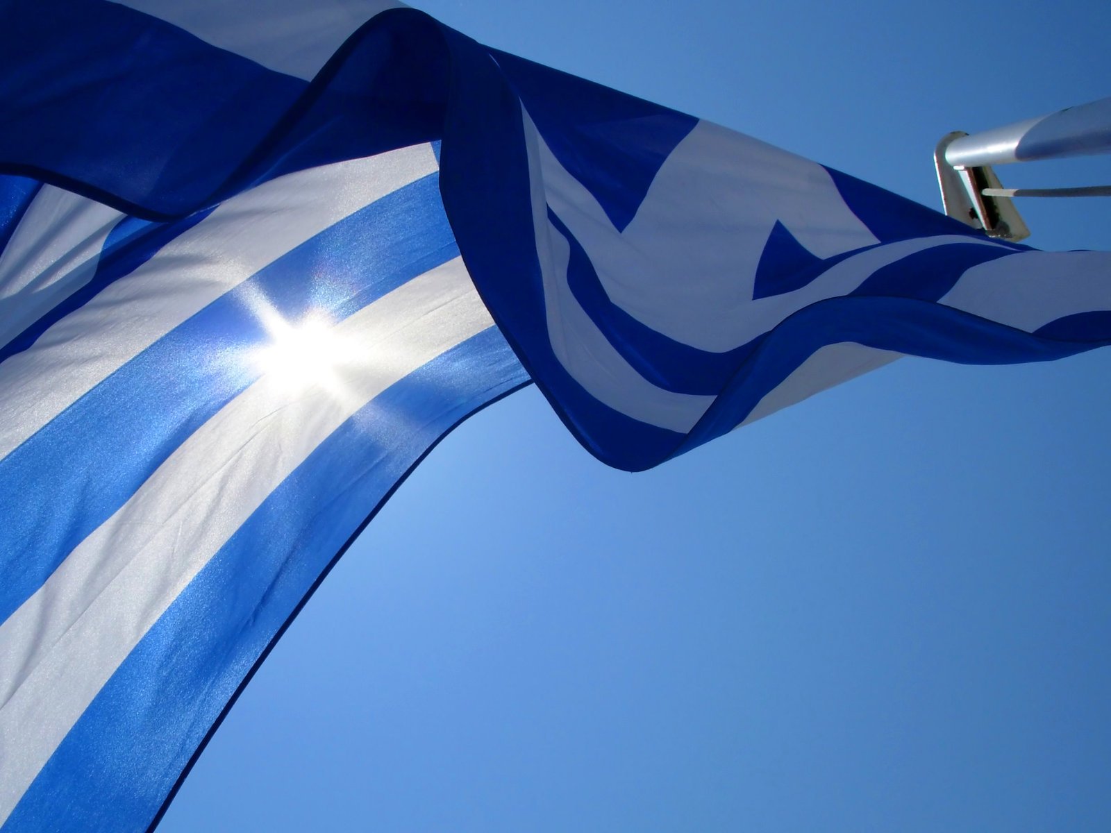 La Grecia tra passato e presente, Est ed Ovest, miti e realtà